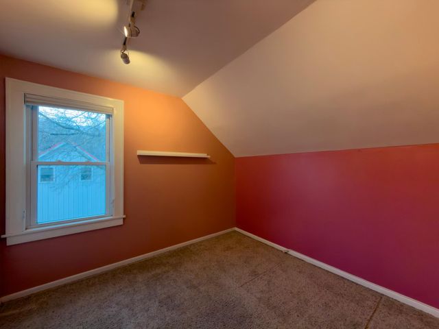 823 N 57th Avenue W, Duluth, MN 55807
