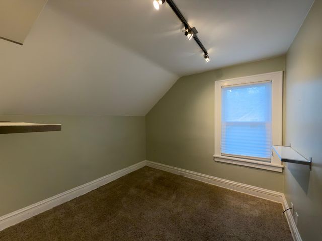 823 N 57th Avenue W, Duluth, MN 55807