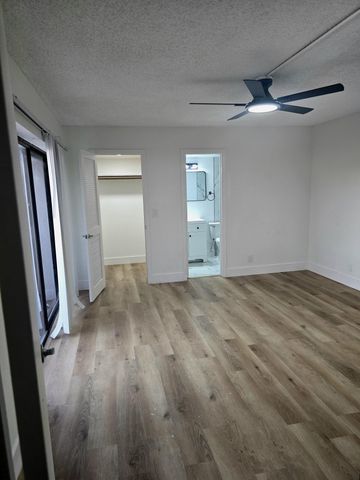 4204 Waterview Circle, Palm Springs, FL 33461