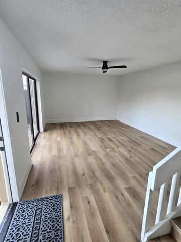 4204 Waterview Circle, Palm Springs, FL 33461