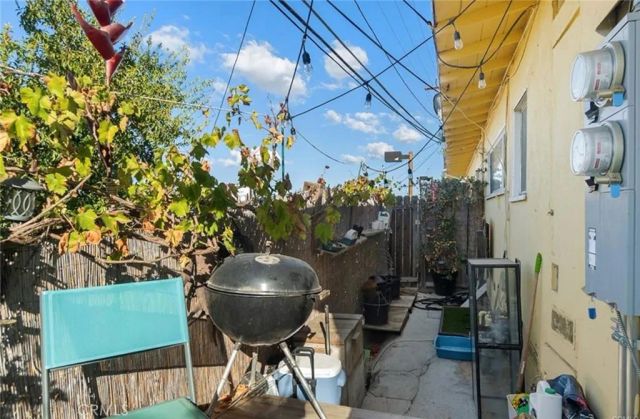 5354 De Roja, Woodland Hills, CA 91364
