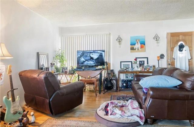 5354 De Roja, Woodland Hills, CA 91364