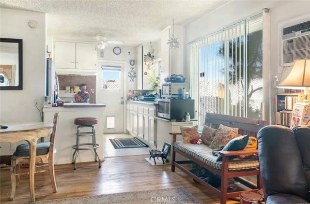 5354 De Roja, Woodland Hills, CA 91364