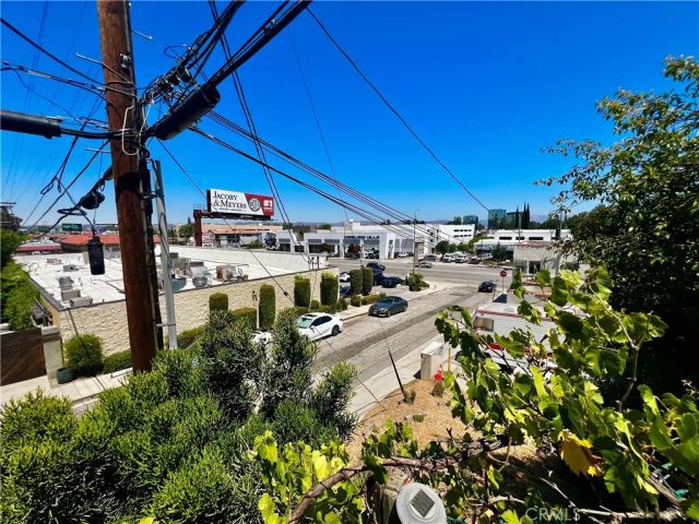 5354 De Roja, Woodland Hills, CA 91364
