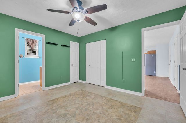 99 Edgehill Ln, Hendersonville, TN 37075
