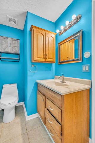 99 Edgehill Ln, Hendersonville, TN 37075