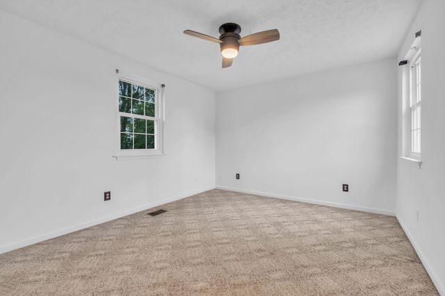 99 Edgehill Ln, Hendersonville, TN 37075