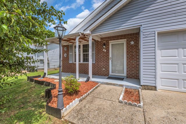 99 Edgehill Ln, Hendersonville, TN 37075