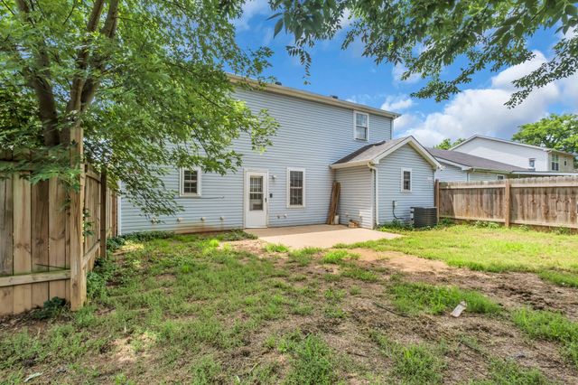 99 Edgehill Ln, Hendersonville, TN 37075