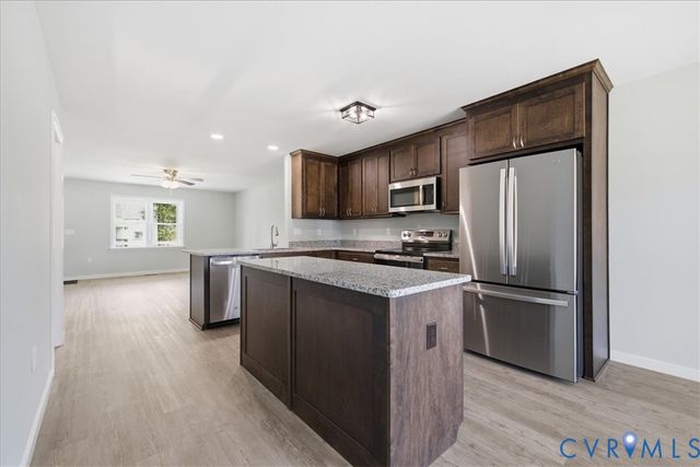417 N 7th Ave, Hopewell, VA 23860