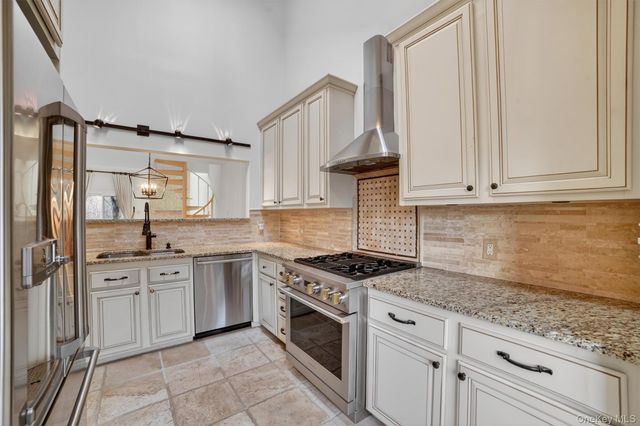 9 Nicole Circle 8, Ossining, NY 10562