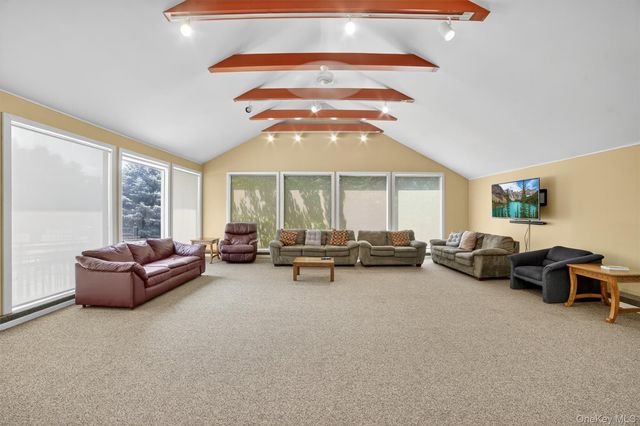 9 Nicole Circle 8, Ossining, NY 10562