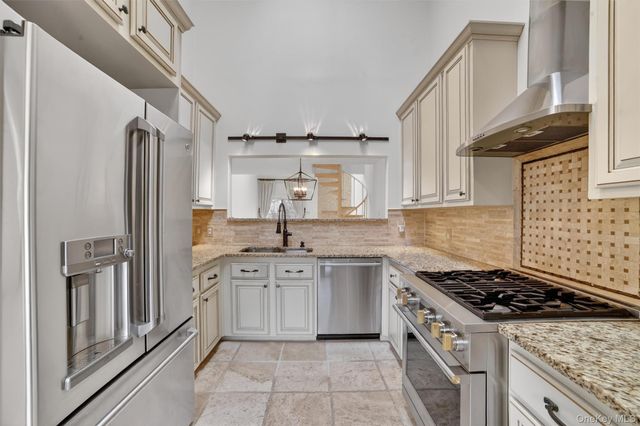 9 Nicole Circle 8, Ossining, NY 10562