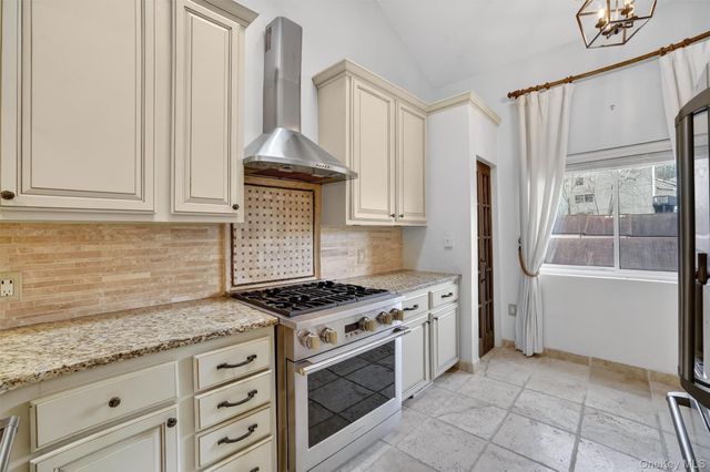 9 Nicole Circle 8, Ossining, NY 10562