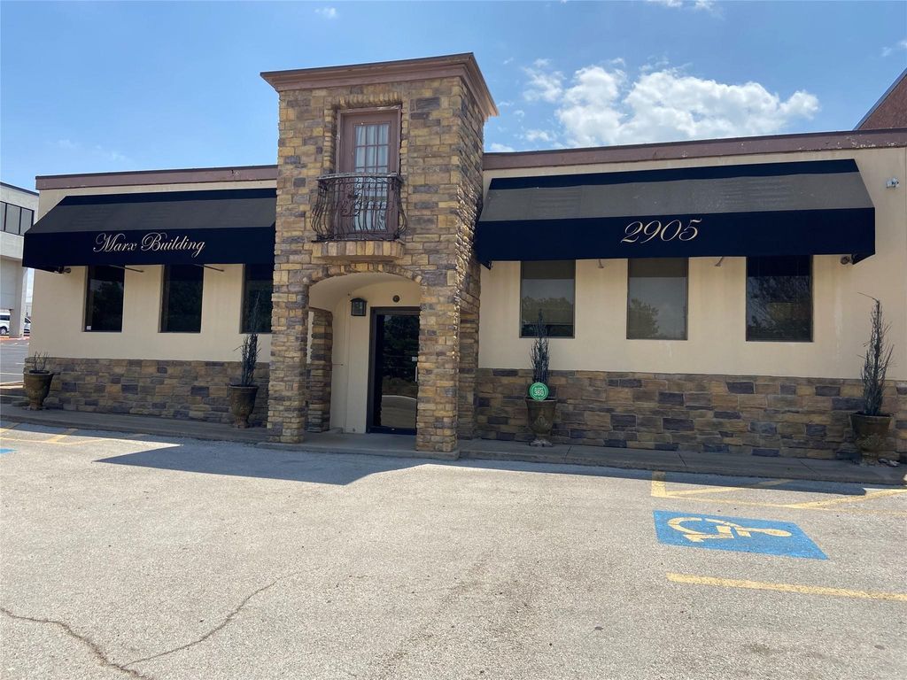 2905 Lackland Road, Fort Worth, TX 76116