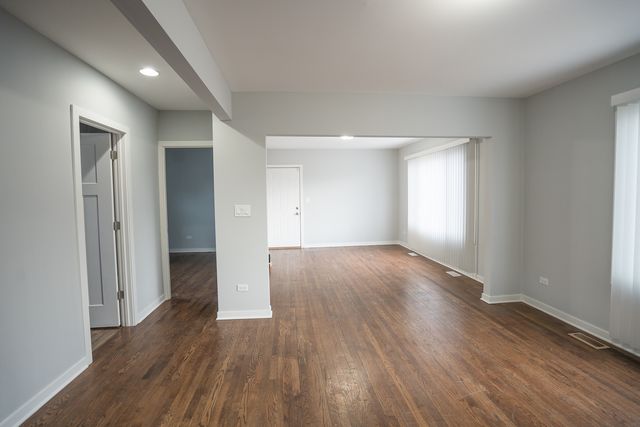 2204 N Nagle Avenue 1, Chicago, IL 60707