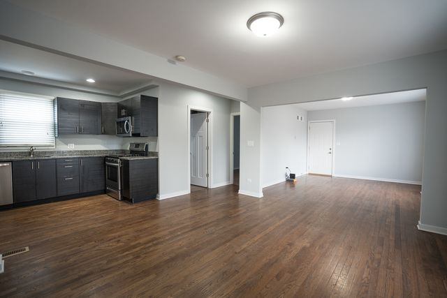 2204 N Nagle Avenue 1, Chicago, IL 60707