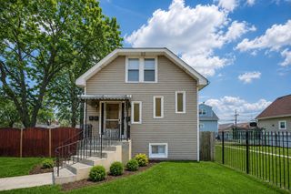 2204 N Nagle Avenue 1, Chicago, IL 60707