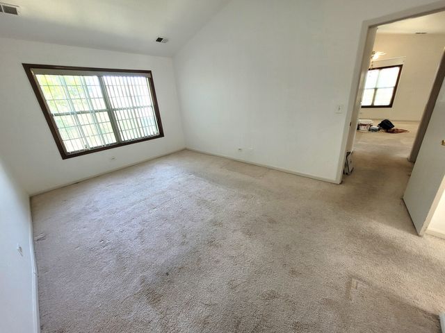 321 Sheffield Drive 321, Schaumburg, IL 60194