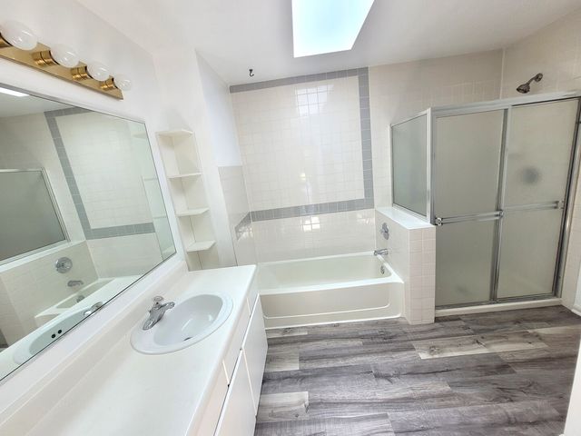 321 Sheffield Drive 321, Schaumburg, IL 60194