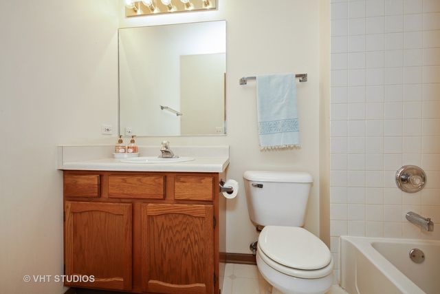 321 Sheffield Drive 321, Schaumburg, IL 60194