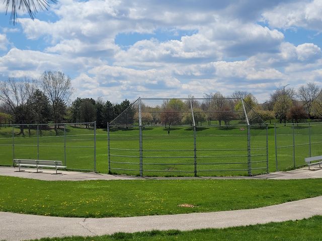 321 Sheffield Drive 321, Schaumburg, IL 60194