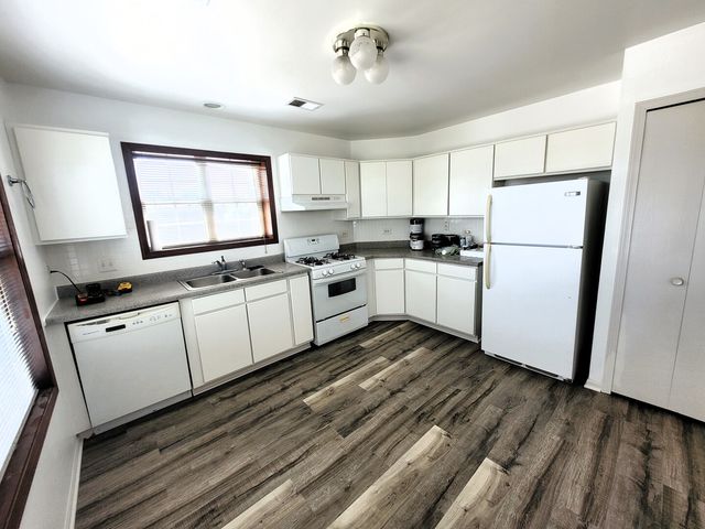 321 Sheffield Drive 321, Schaumburg, IL 60194