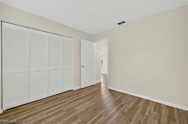 151 Crown DR, Naples, FL 34110