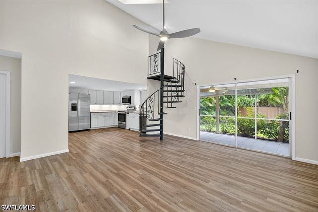151 Crown DR, Naples, FL 34110