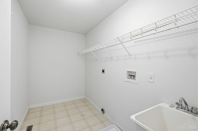 1220 Fox Hollow Drive, Lebanon, OH 45036
