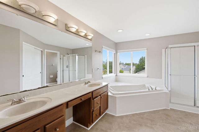 1220 Fox Hollow Drive, Lebanon, OH 45036