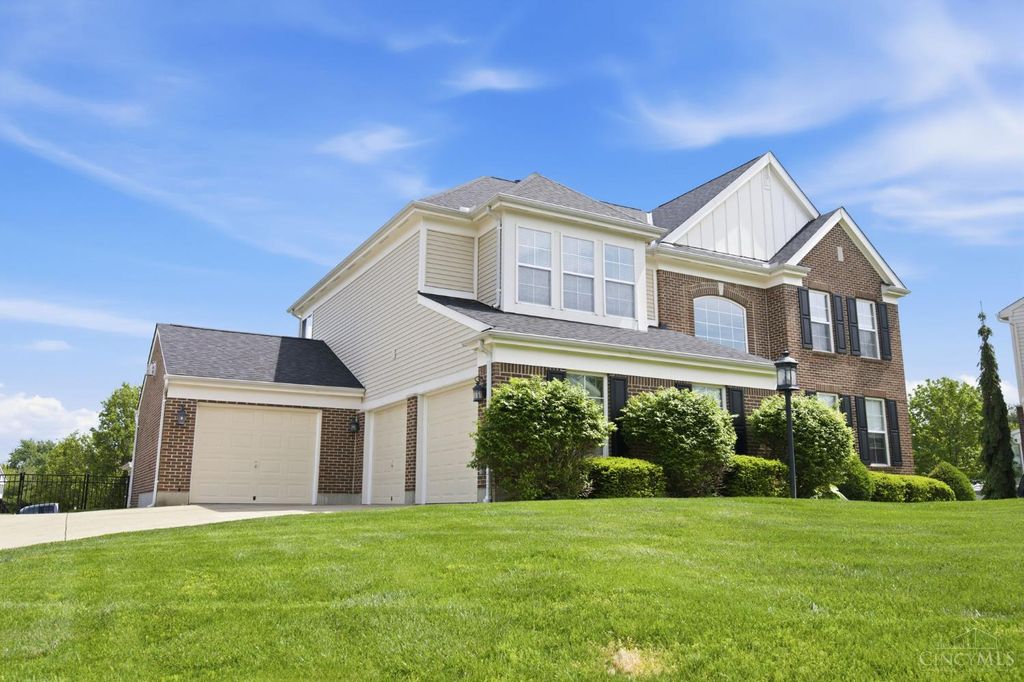 1220 Fox Hollow Drive, Lebanon, OH 45036