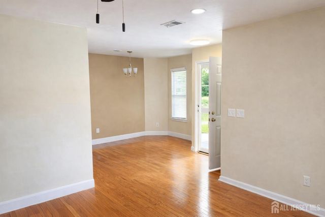 1413 Pebble Place, Sayreville, NJ 08859