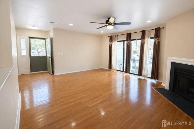 1413 Pebble Place, Sayreville, NJ 08859