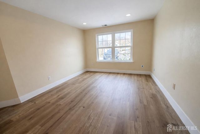 1413 Pebble Place, Sayreville, NJ 08859