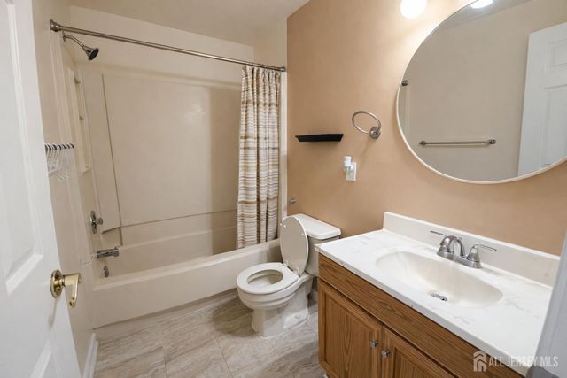 1413 Pebble Place, Sayreville, NJ 08859