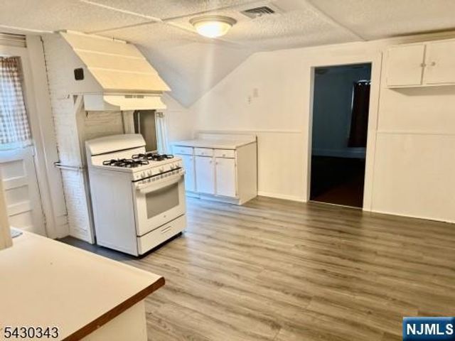 944 Hamburg Turnpike, Wayne, NJ 07470