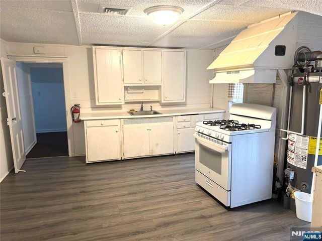 944 Hamburg Turnpike, Wayne, NJ 07470