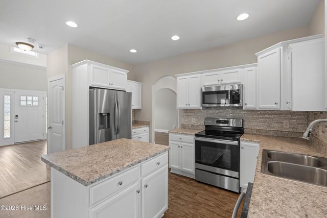 723 Kiwi Stone Circle, Jacksonville, NC 28546