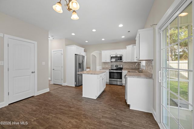 723 Kiwi Stone Circle, Jacksonville, NC 28546