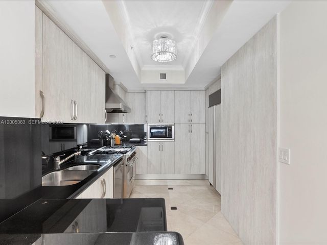 17875 Collins Ave 3305, Sunny Isles Beach, FL 33160