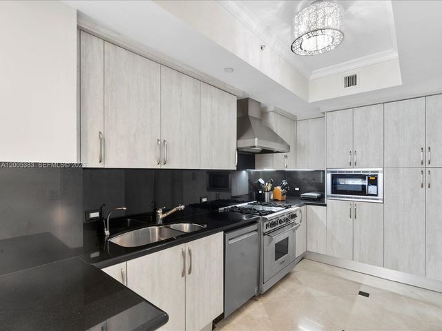 17875 Collins Ave 3305, Sunny Isles Beach, FL 33160
