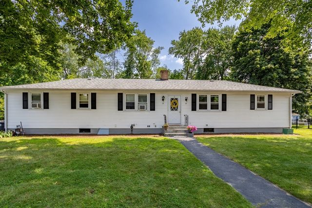 15 Genetti Street 15, Bedford, MA 01730