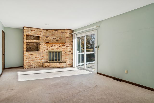 55 Garfield Street, Oswego, IL 60543