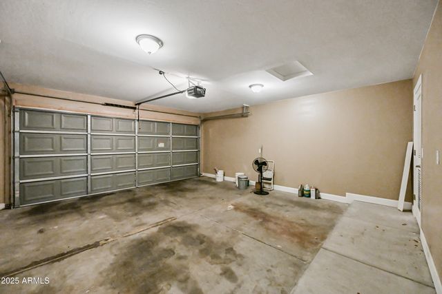 2914 E Michelle Drive, Phoenix, AZ 85032