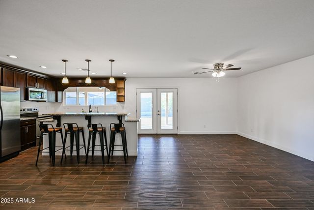 2914 E Michelle Drive, Phoenix, AZ 85032