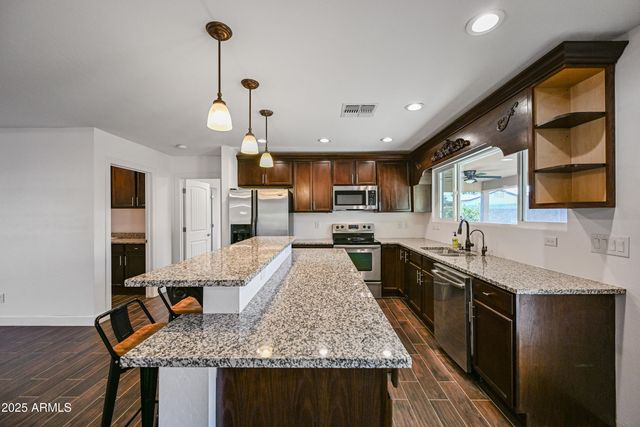 2914 E Michelle Drive, Phoenix, AZ 85032