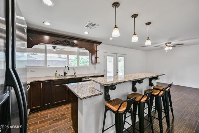 2914 E Michelle Drive, Phoenix, AZ 85032