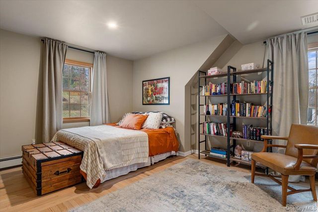 223 Bread And Cheese Hollow Road, Northport, NY 11768