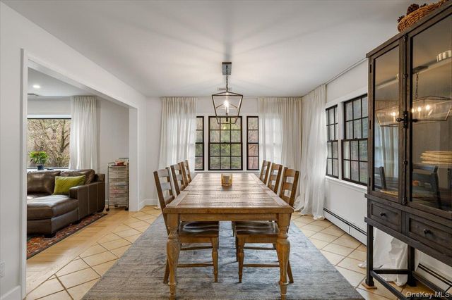 223 Bread And Cheese Hollow Road, Northport, NY 11768